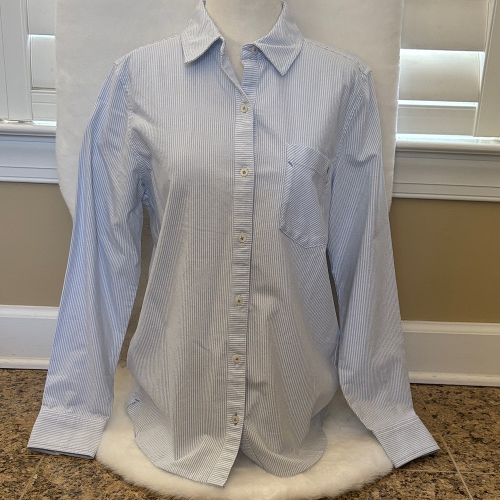 Vineyard Vines Women's Light Blue Pinstripe Button-Up Blouse